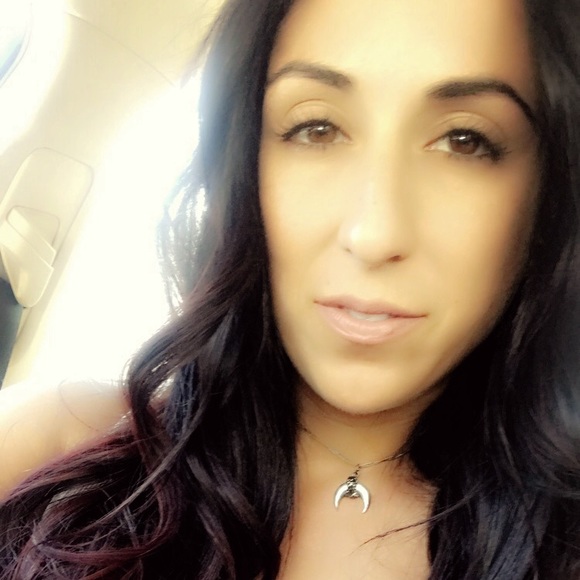 Meet your Posher, Jess - Picture 4 of 5